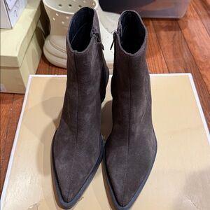 Zara Women's Dark Brown Ankle Booties